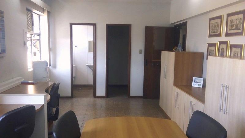 Sala, Barro Preto, 0 Quarto, 0 Vaga