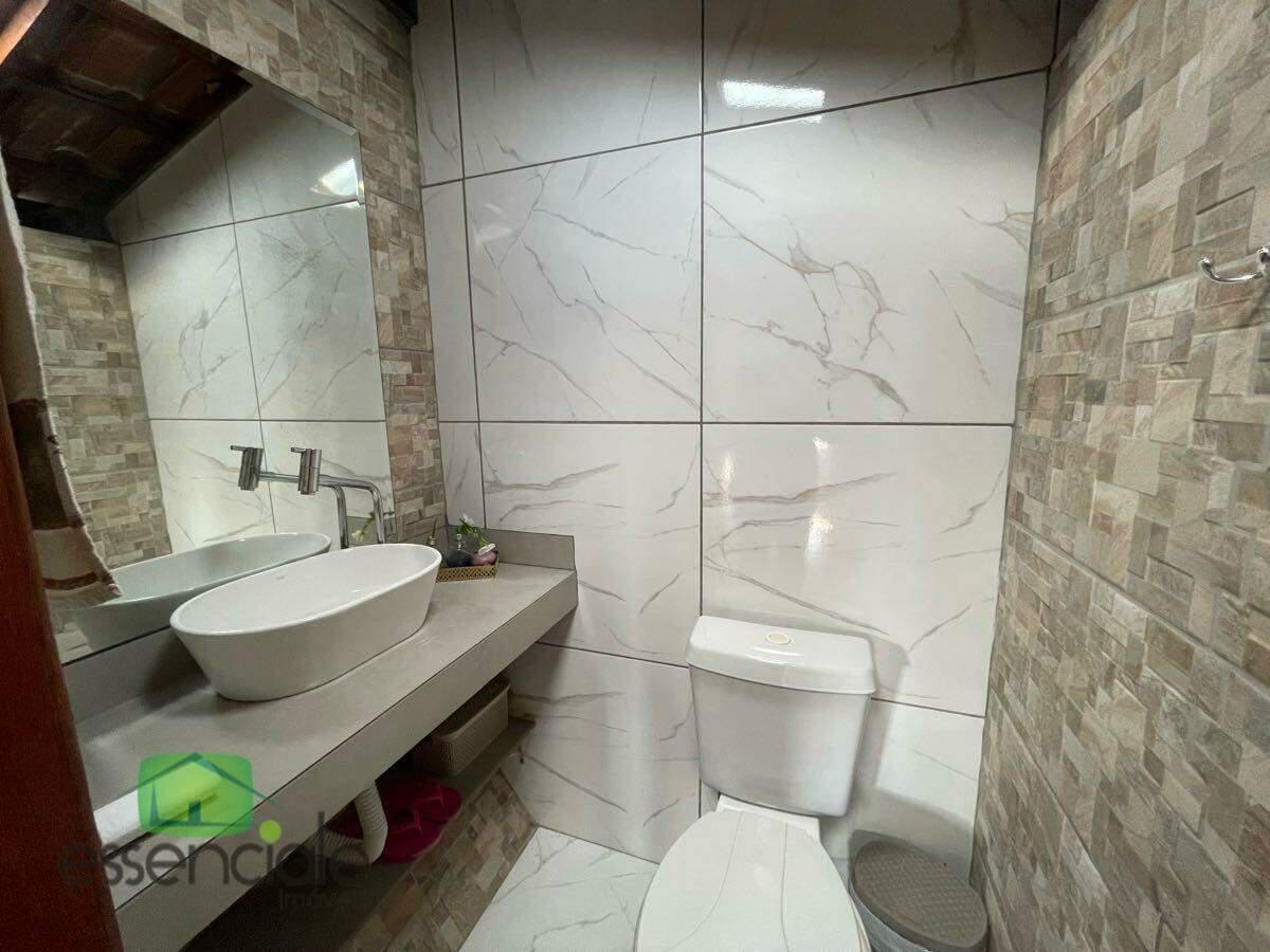 Casa, Conjunto Água Branca, 3 Quartos, 2 Vagas, 1 Suíte