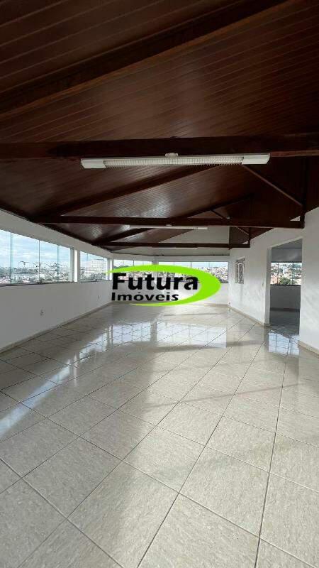 Casa, Miramar (barreiro), 4 Quartos, 2 Vagas, 2 Suítes