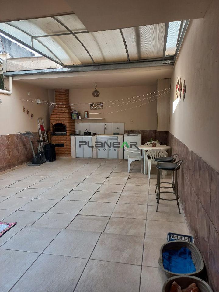 Casa, Santa Cruz Industrial, 3 Quartos, 2 Vagas, 1 Suíte