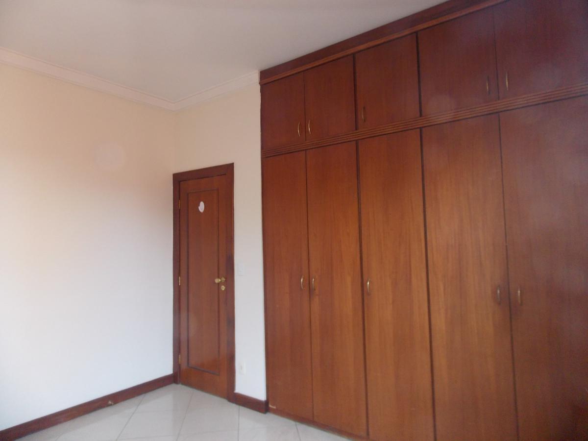 Casa, Havaí, 4 Quartos, 8 Vagas, 2 Suítes