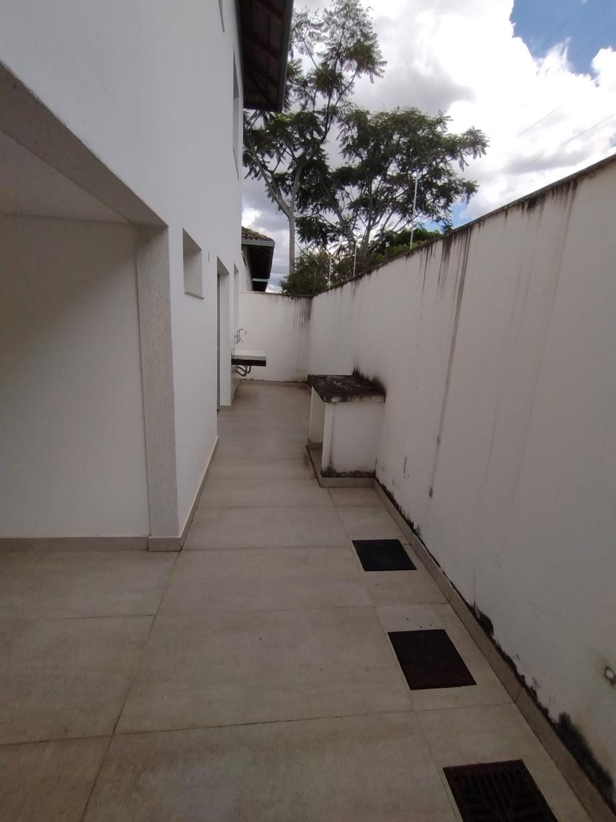 Casa, Centro, 3 Quartos, 2 Vagas, 1 Suíte