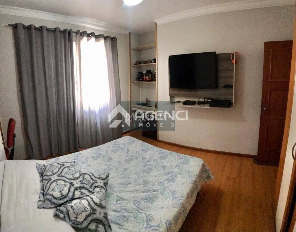 Casa, Castelo, 4 Quartos, 0 Vaga, 1 Suíte