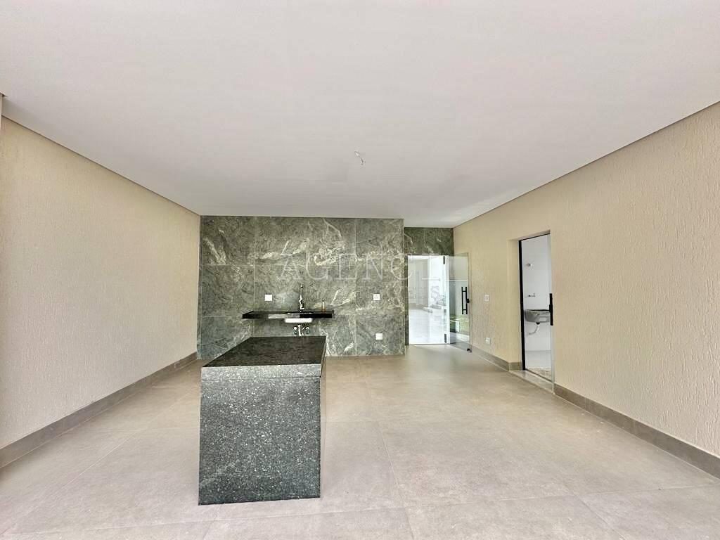 Casa, Alphaville - Lagoa dos Ingleses, 4 Quartos, 0 Vaga, 4 Suítes