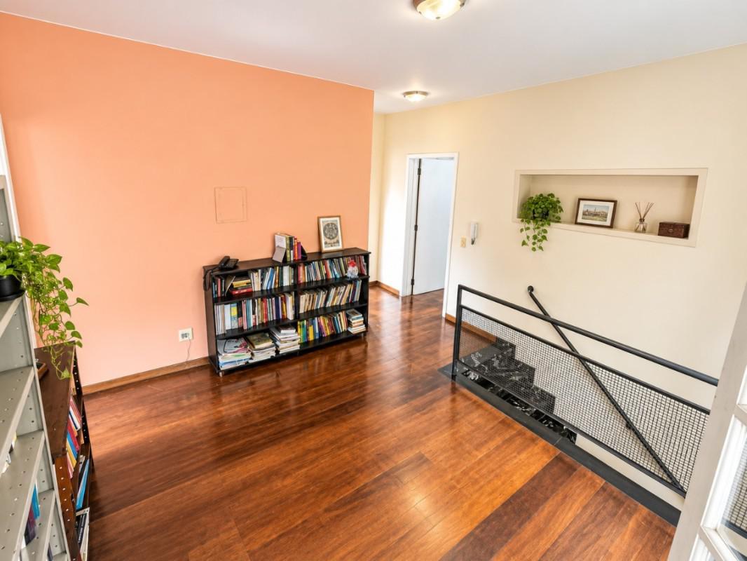 Casa, Fernão Dias, 3 Quartos, 5 Vagas, 1 Suíte