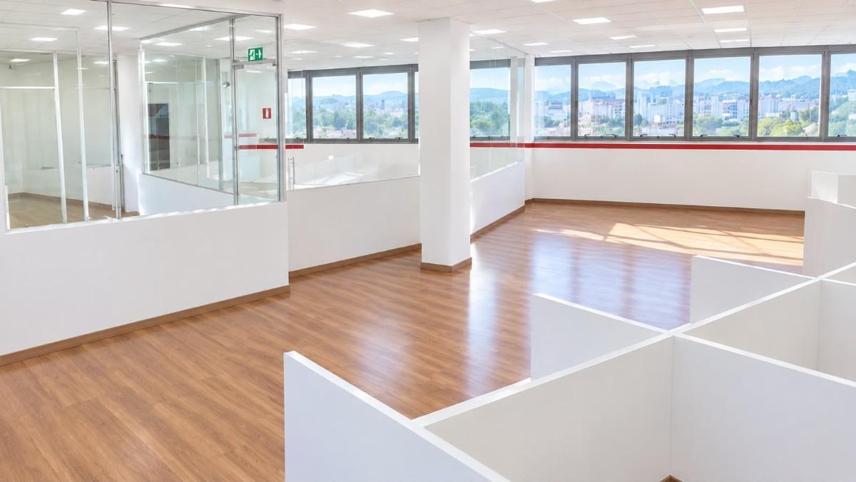 Sala, Vale do Sereno, 0 Quarto, 6 Vagas