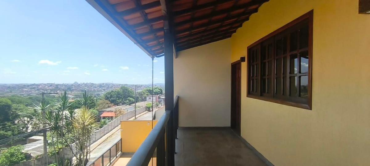 Casa, Pirajá, 3 Quartos, 2 Vagas, 1 Suíte