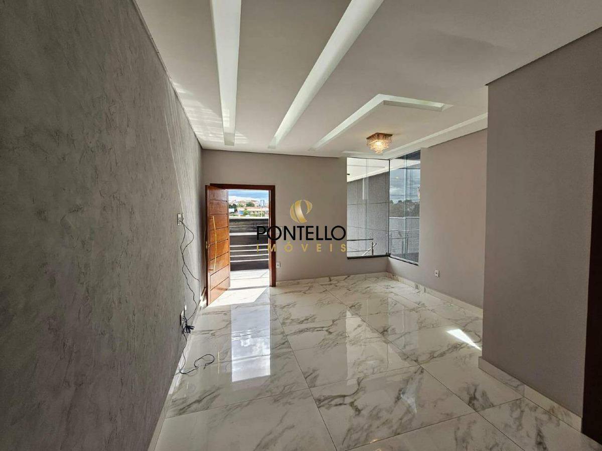 Casa, Nossa Senhora das Graças, 3 Quartos, 2 Vagas, 1 Suíte