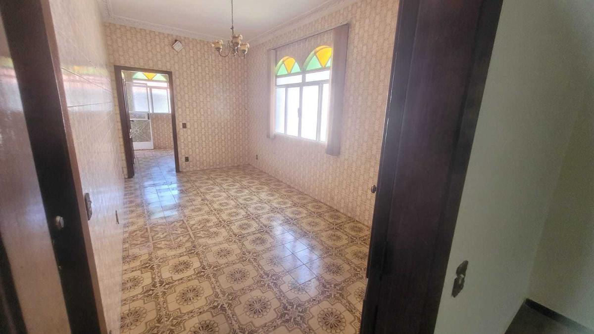 Casa, João Pinheiro, 5 Quartos, 4 Vagas, 1 Suíte
