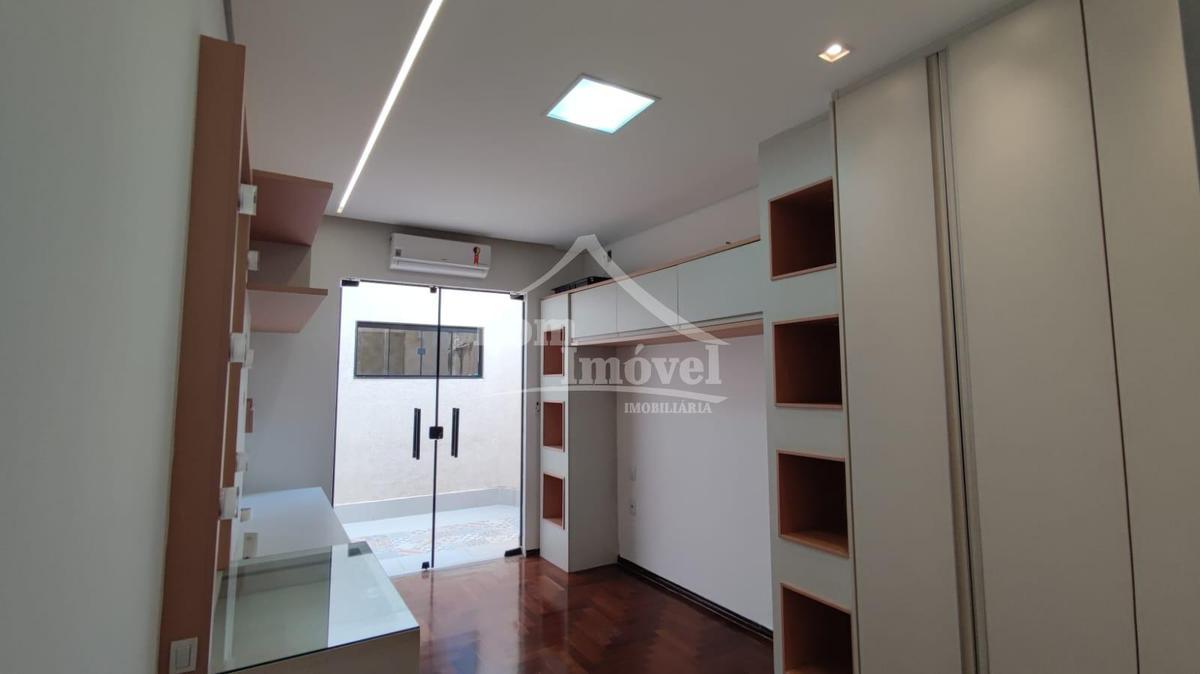 Casa, Centro, 3 Quartos, 4 Vagas, 3 Suítes