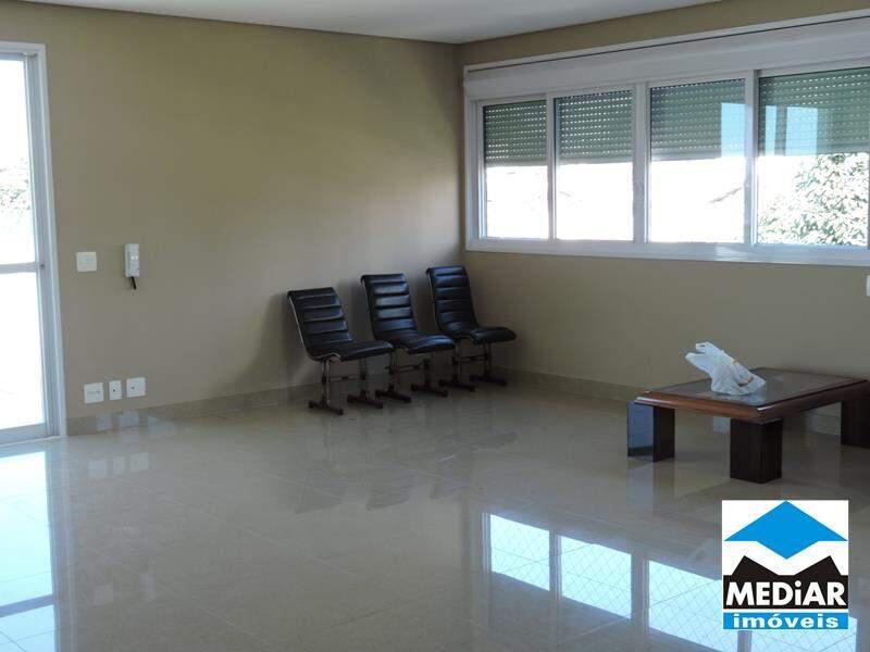 Prédio, Jaraguá, 8 Quartos, 10 Vagas, 4 Suítes