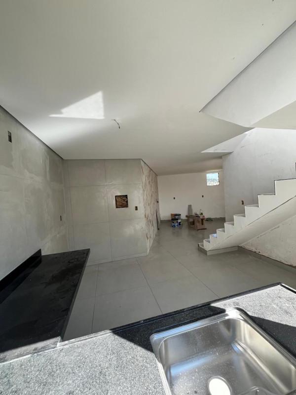 Casa, Monte Verde, 2 Quartos, 1 Vaga, 1 Suíte