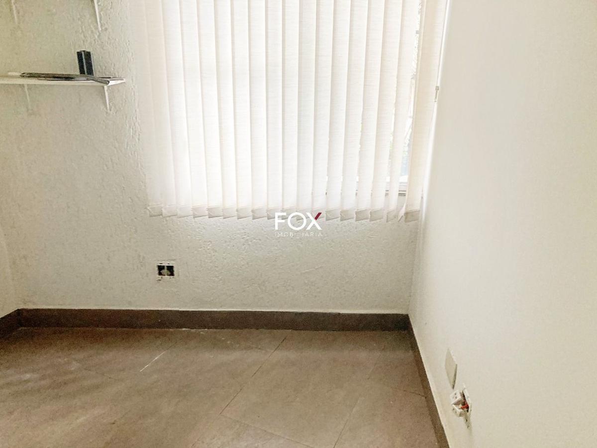 Casa, Funcionários, 5 Quartos, 2 Vagas, 1 Suíte