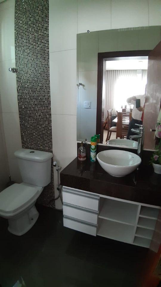 Casa, Milanez, 4 Quartos, 6 Vagas, 1 Suíte