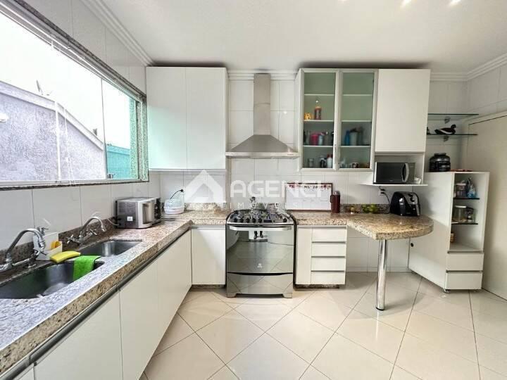 Casa, Paquetá, 4 Quartos, 0 Vaga, 1 Suíte