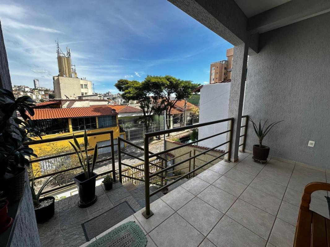 Casa, Nova Granada, 4 Quartos, 6 Vagas, 1 Suíte