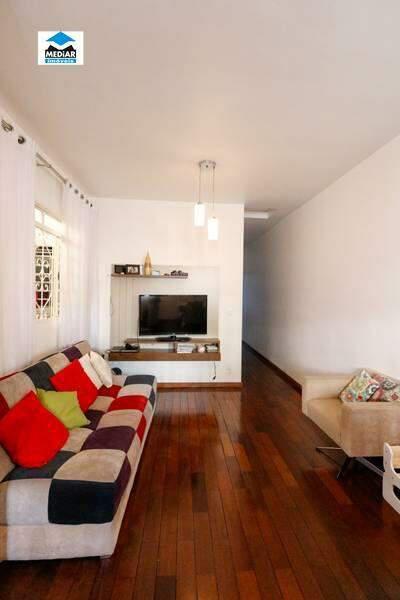 Casa, Buritis, 2 Quartos, 2 Vagas, 1 Suíte