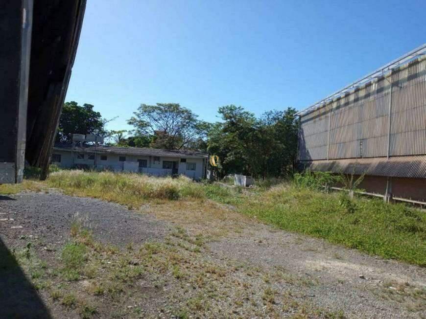 Galpão, Califórnia, 0 Quarto, 0 Vaga