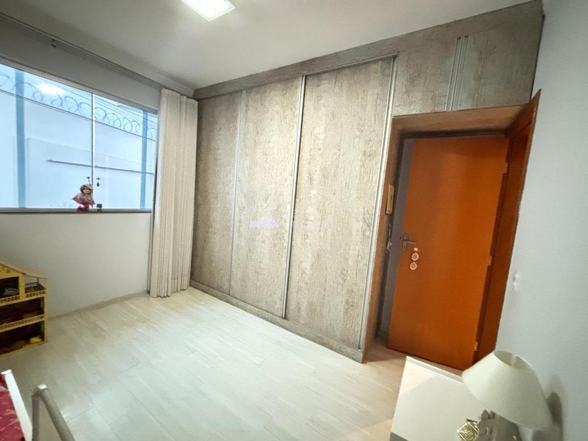 Casa, Trevo, 3 Quartos, 4 Vagas, 1 Suíte