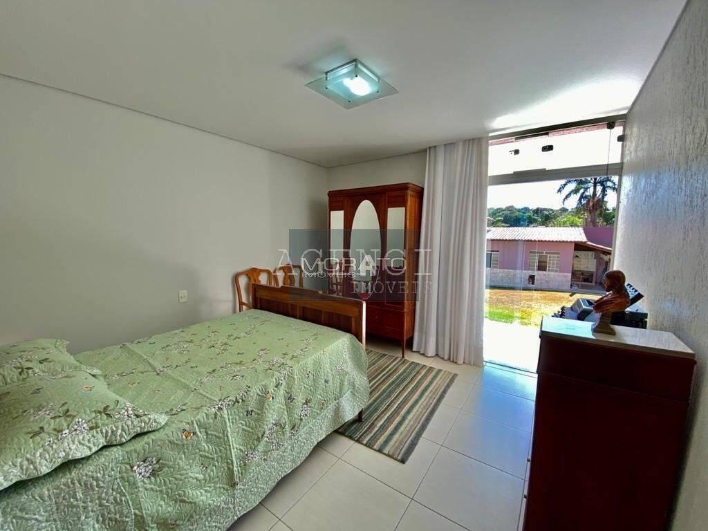 Casa, Braúnas, 5 Quartos, 0 Vaga, 2 Suítes