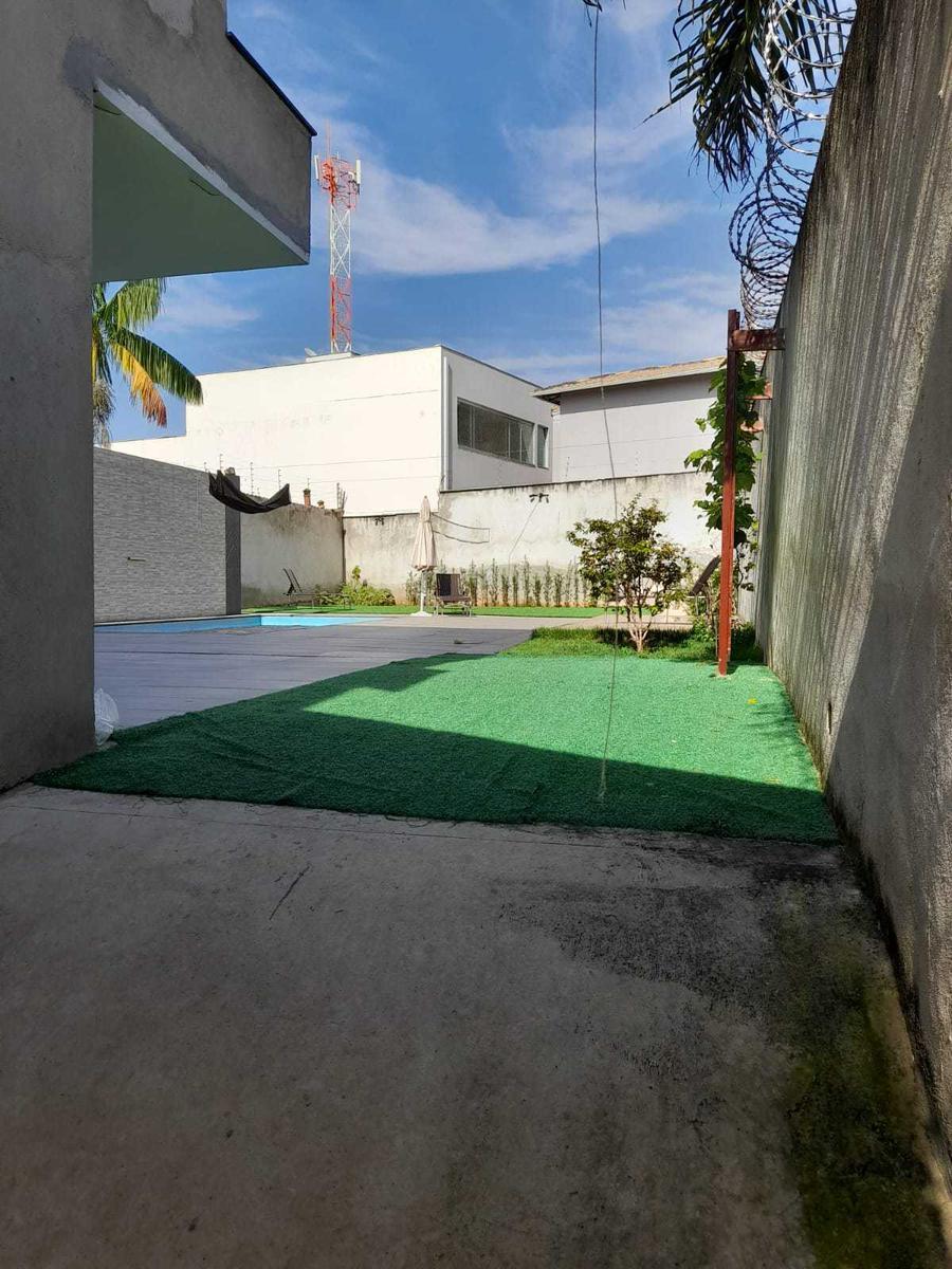 Casa, Cabral, 4 Quartos, 6 Vagas, 3 Suítes