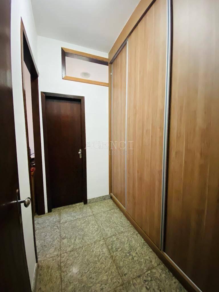 Casa, Bandeirantes (pampulha), 5 Quartos, 0 Vaga, 4 Suítes