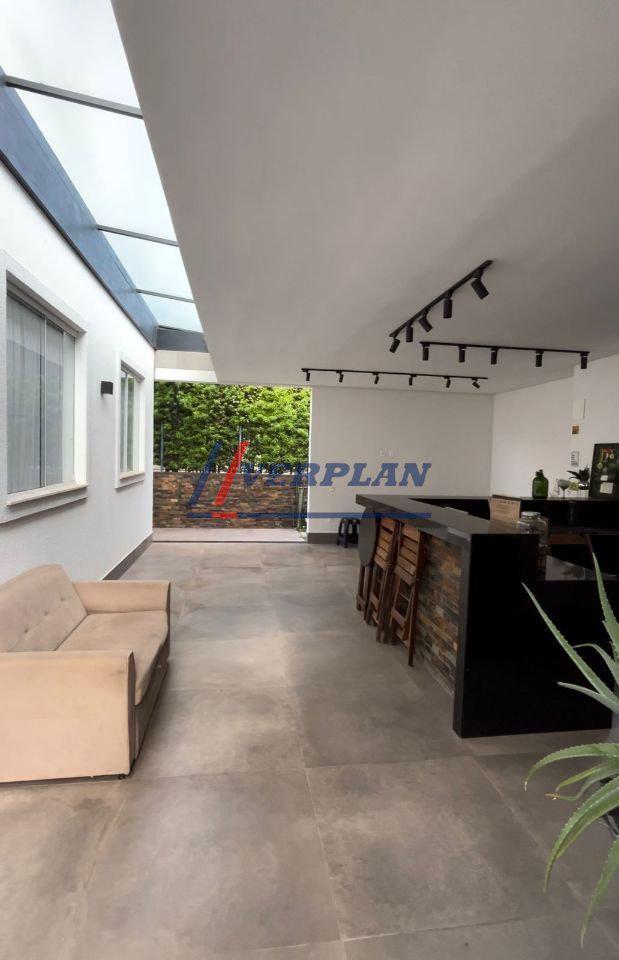 Casa, Trevo, 3 Quartos, 4 Vagas, 2 Suítes