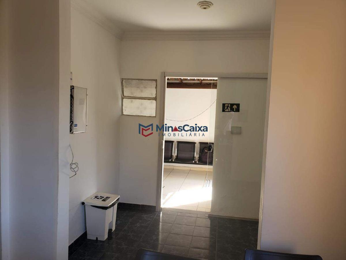 Casa, Santa Maria, 5 Quartos, 2 Vagas, 1 Suíte