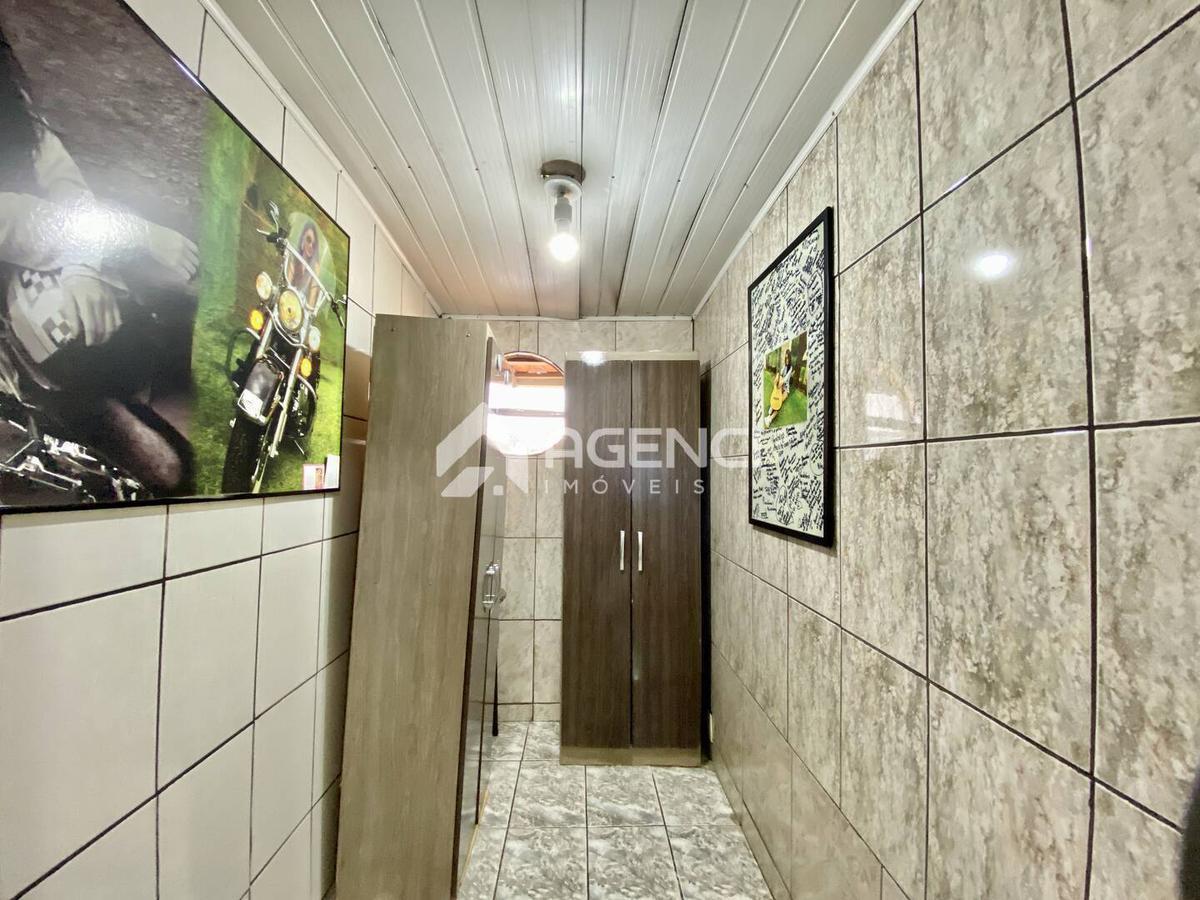 Casa, Santa Maria, 5 Quartos, 0 Vaga, 3 Suítes