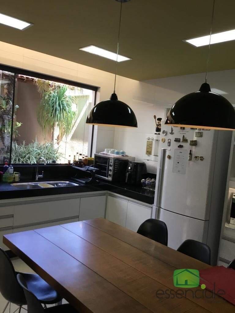 Casa, Fonte Grande, 3 Quartos, 4 Vagas, 3 Suítes
