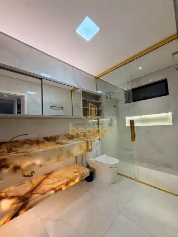 Casa, Industrial, 4 Quartos, 5 Vagas, 1 Suíte