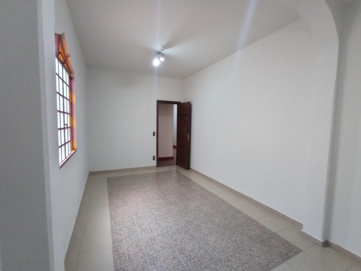 Casa, Santa Branca, 3 Quartos, 1 Vaga, 1 Suíte