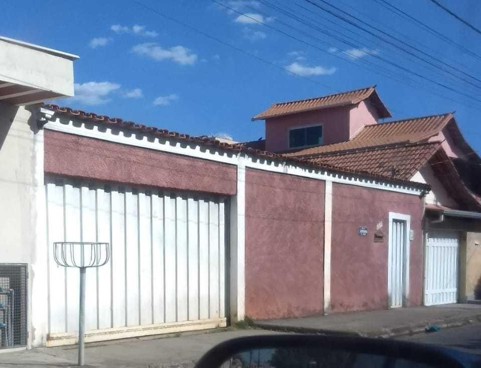 Casa, Pedra Azul, 3 Quartos, 0 Vaga, 1 Suíte