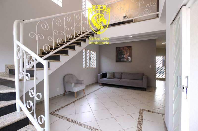 Casa, João Pinheiro, 5 Quartos, 5 Vagas, 1 Suíte