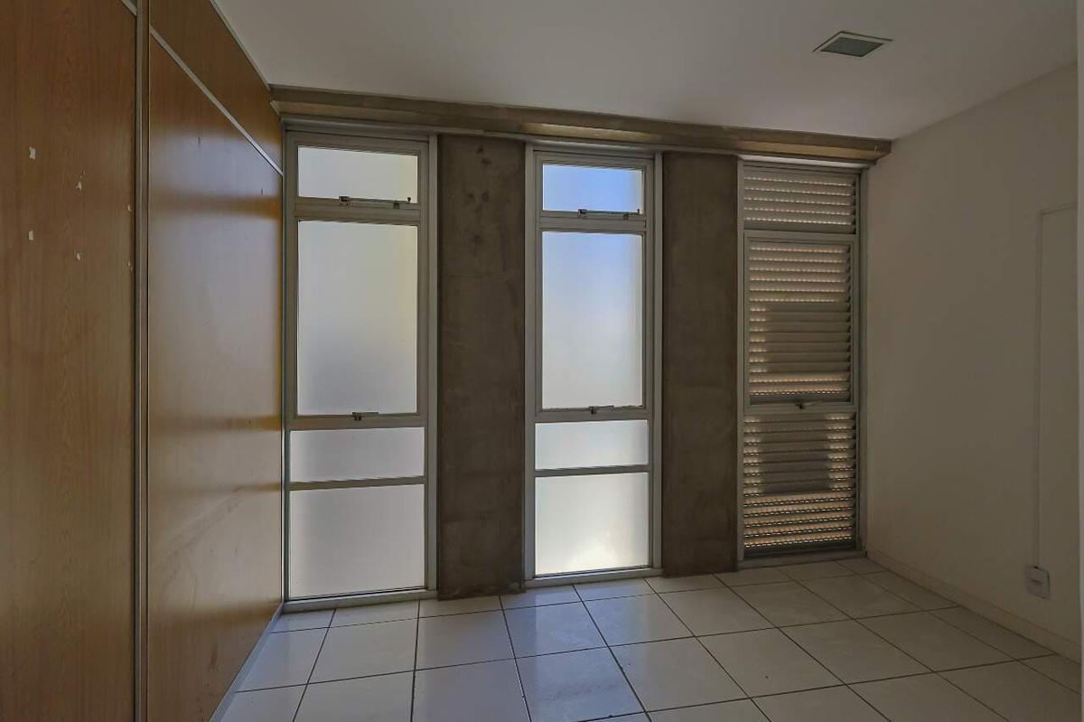 Andar, Savassi, 0 Quarto, 3 Vagas