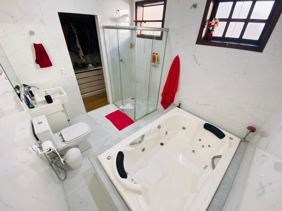 Casa, Trevo, 3 Quartos, 8 Vagas, 1 Suíte