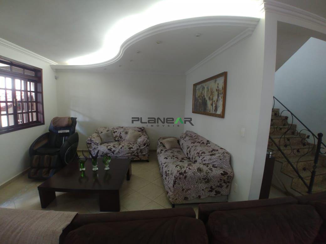 Casa, Jardim Riacho das Pedras, 4 Quartos, 8 Vagas, 1 Suíte