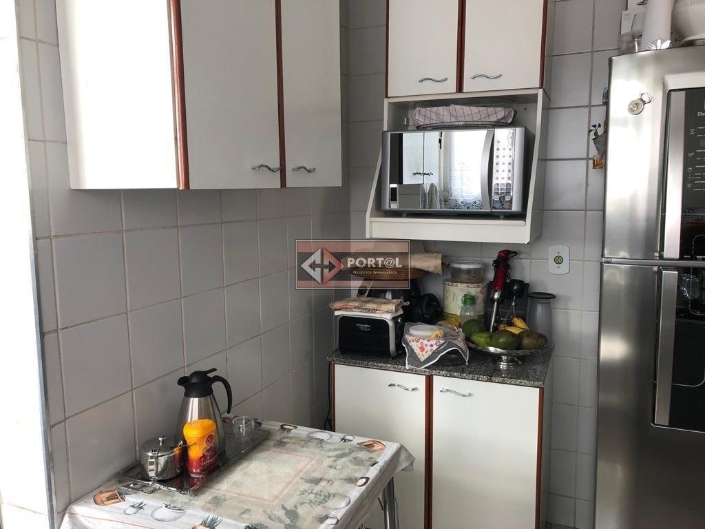 Apartamento, Sagrada Família, 3 Quartos, 1 Vaga, 1 Suíte