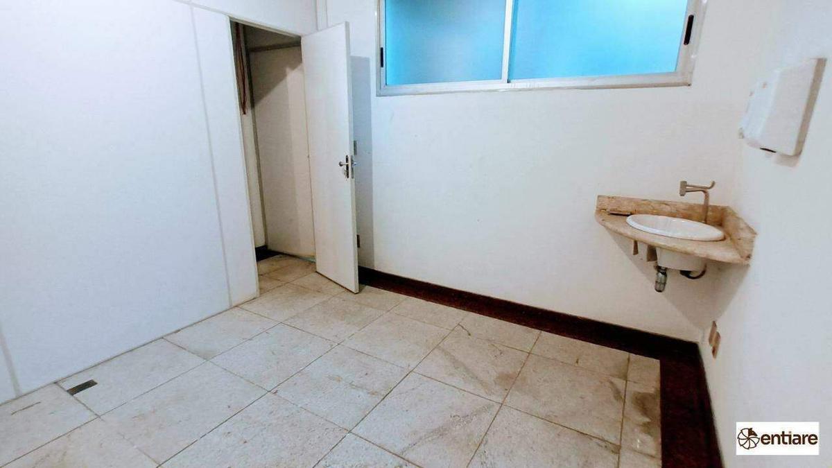 Casa Comercial, Venda Nova, 7 Quartos, 0 Vaga, 1 Suíte