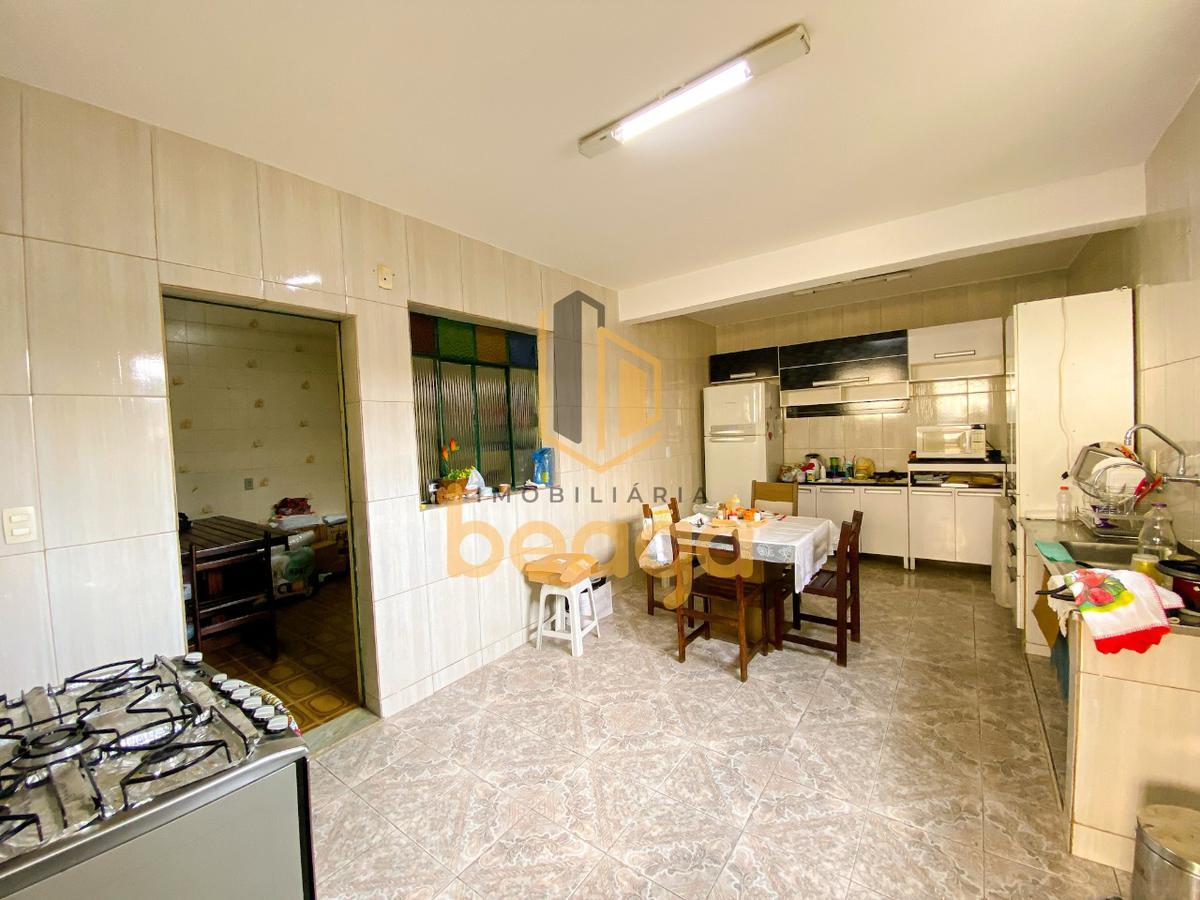 Casa, Parque Turistas, 3 Quartos, 8 Vagas, 2 Suítes