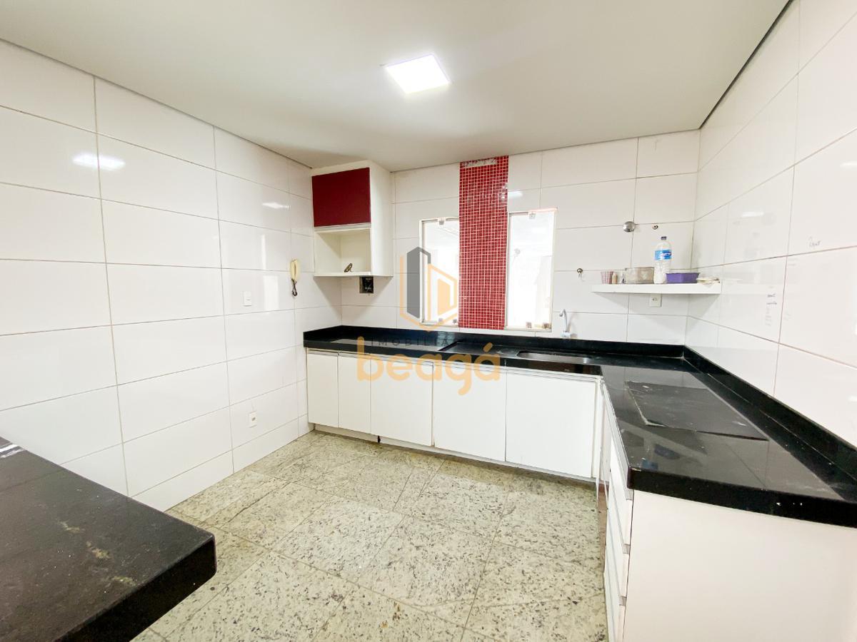 Casa, Parque Turistas, 4 Quartos, 2 Vagas, 2 Suítes