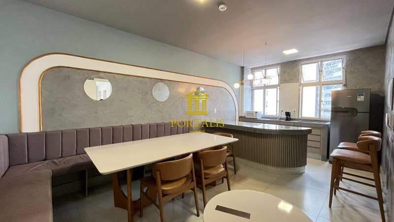 Apartamento, Centro, 2 Quartos, 0 Vaga, 1 Suíte