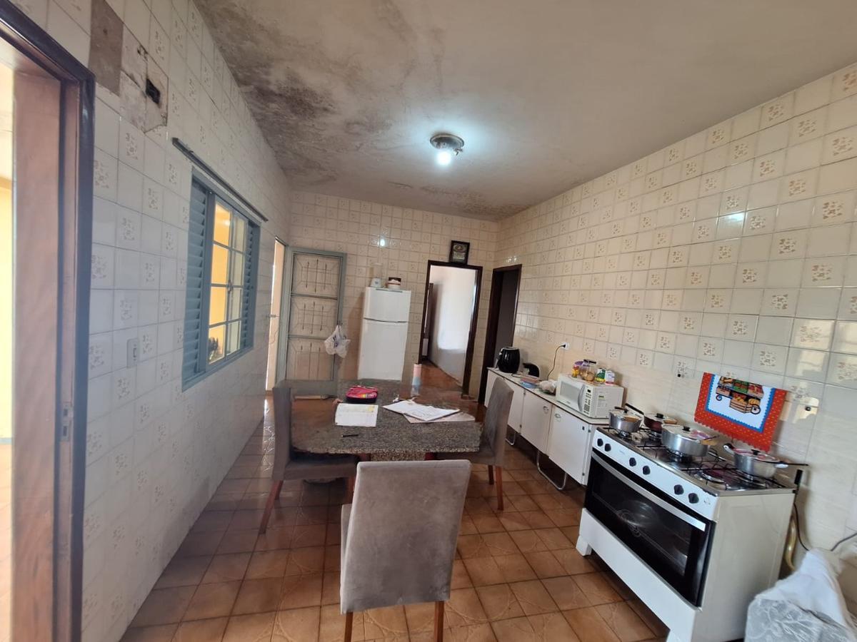 Casa, Centro, 3 Quartos, 0 Vaga