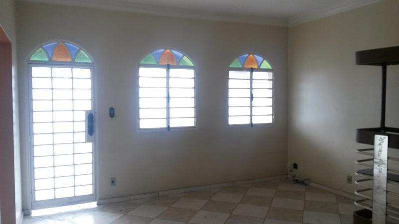 Casa, Vila Clóris, 3 Quartos, 4 Vagas, 1 Suíte
