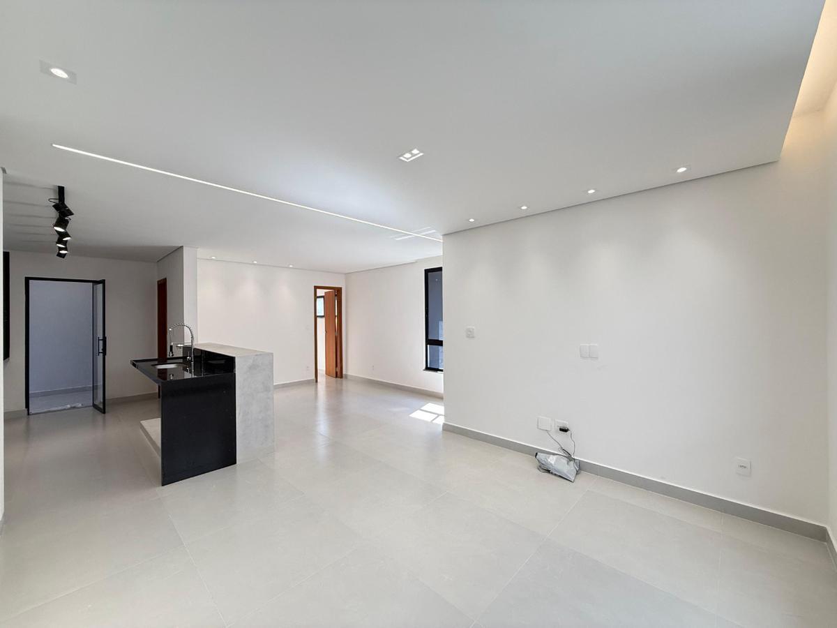Casa, Itapoã, 3 Quartos, 2 Vagas, 1 Suíte