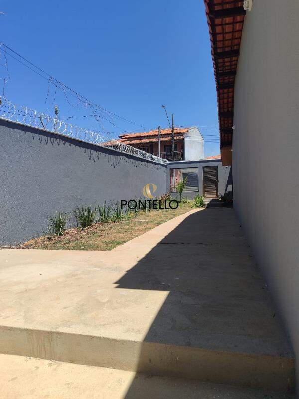 Casa, Nossa Senhora do Carmo, 3 Quartos, 2 Vagas, 1 Suíte