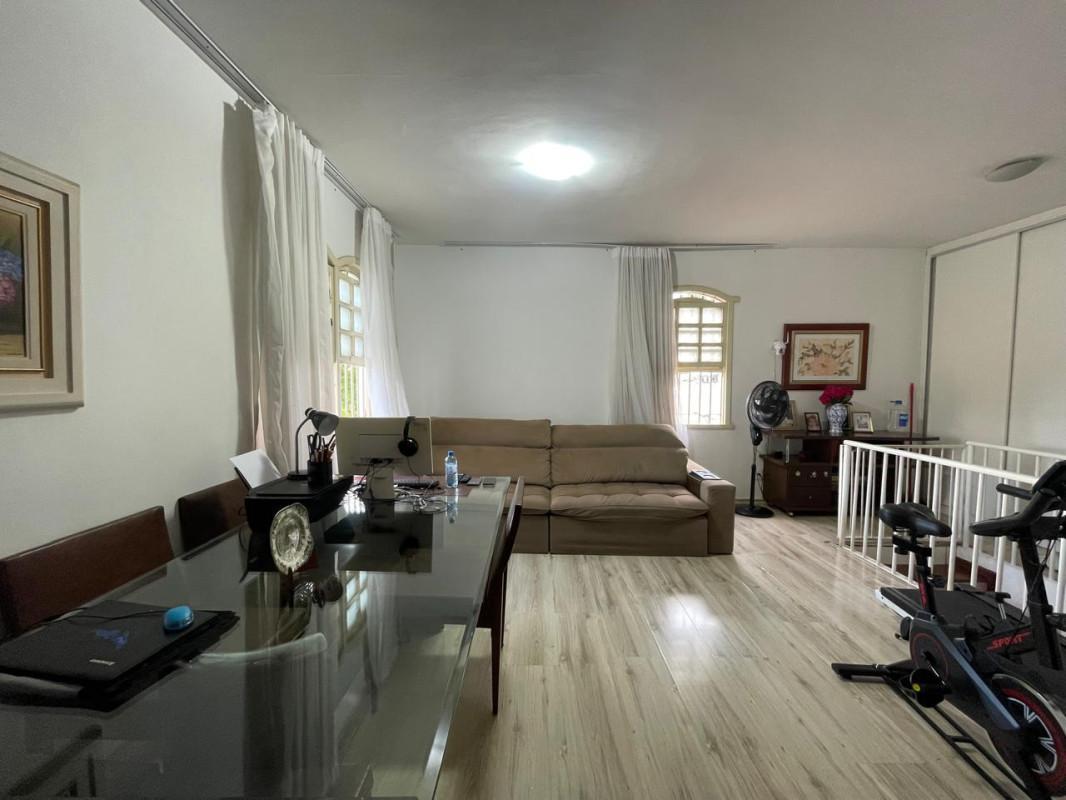 Casa, Santa Lúcia, 5 Quartos, 4 Vagas, 1 Suíte