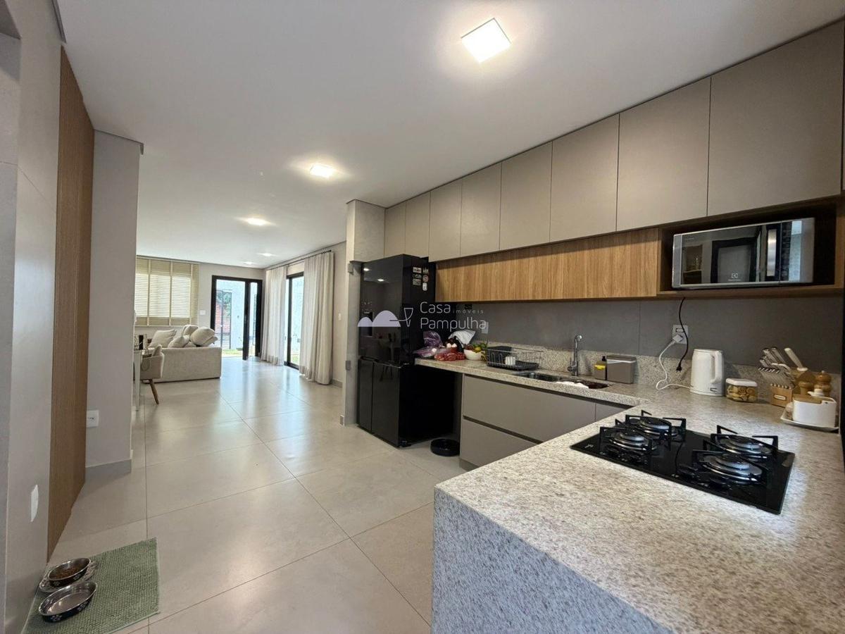 Casa, Trevo, 3 Quartos, 2 Vagas, 2 Suítes