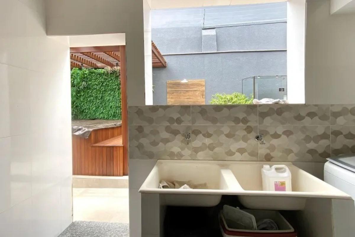 Casa, Colégio Batista, 4 Quartos, 3 Vagas, 2 Suítes