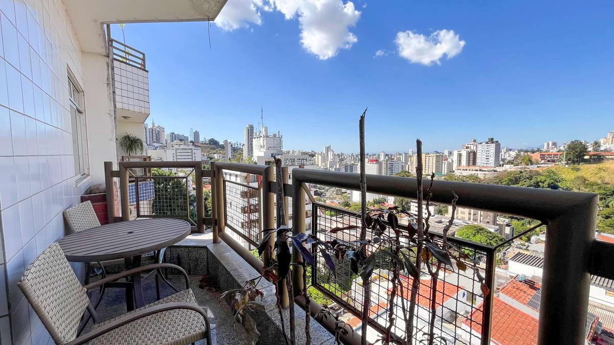 Cobertura, Luxemburgo, 4 Quartos, 2 Vagas, 1 Suíte